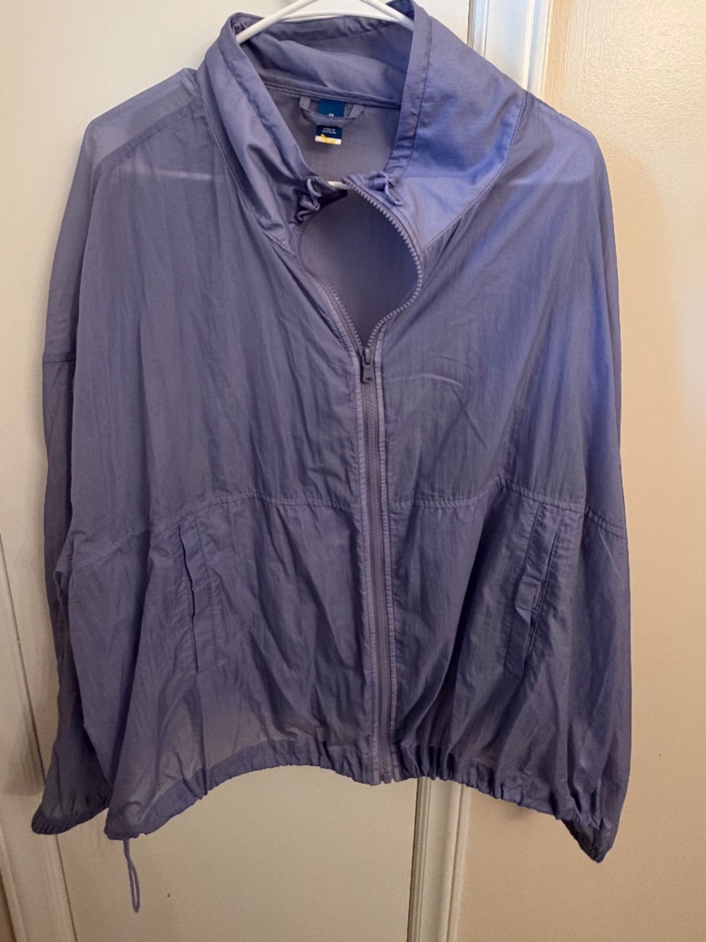 Cropped lightweight Windbreaker